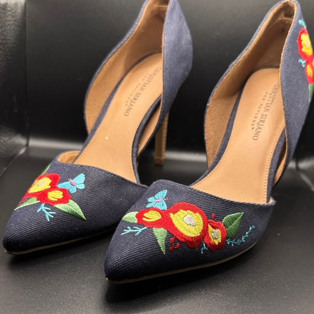 Christian Siriano Navy Heels with Floral Embroidery - Picture 2 of 7